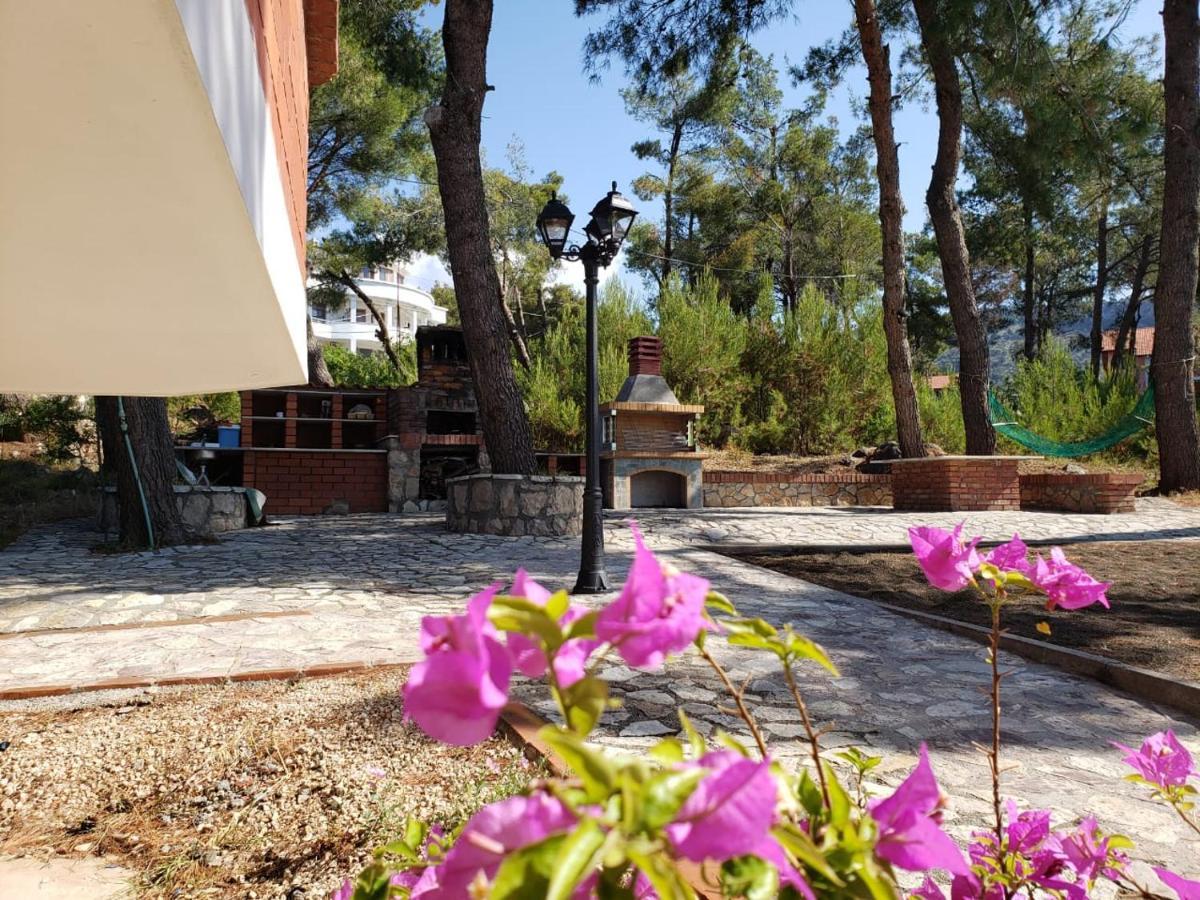 Hotel Brifs Shëngjin Buitenkant foto