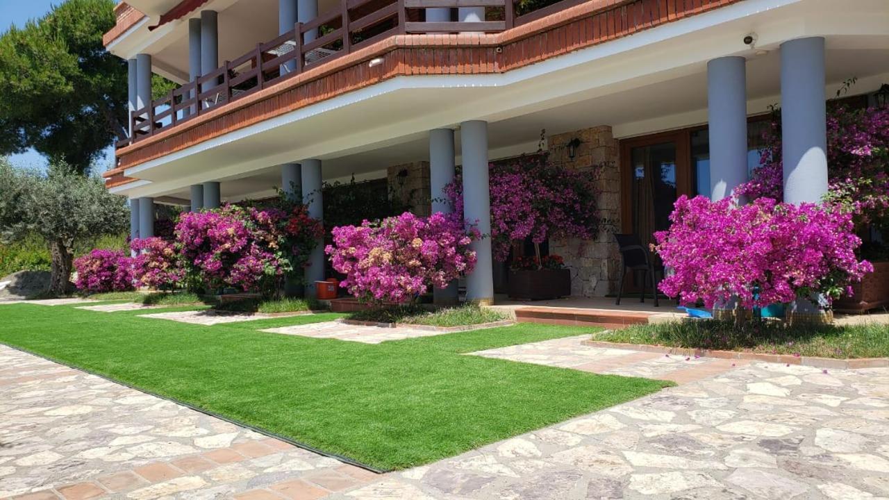 Hotel Brifs Shëngjin Buitenkant foto