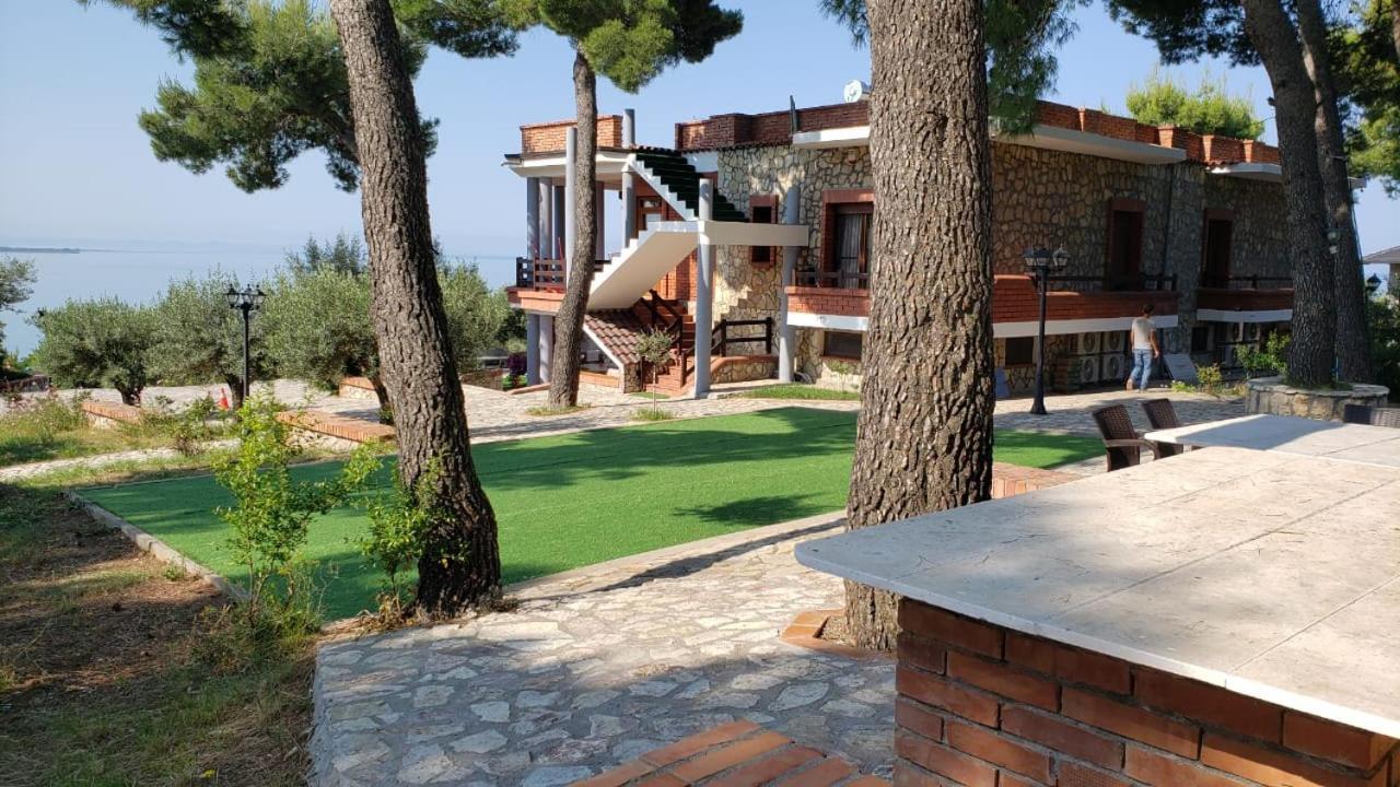 Hotel Brifs Shëngjin Buitenkant foto