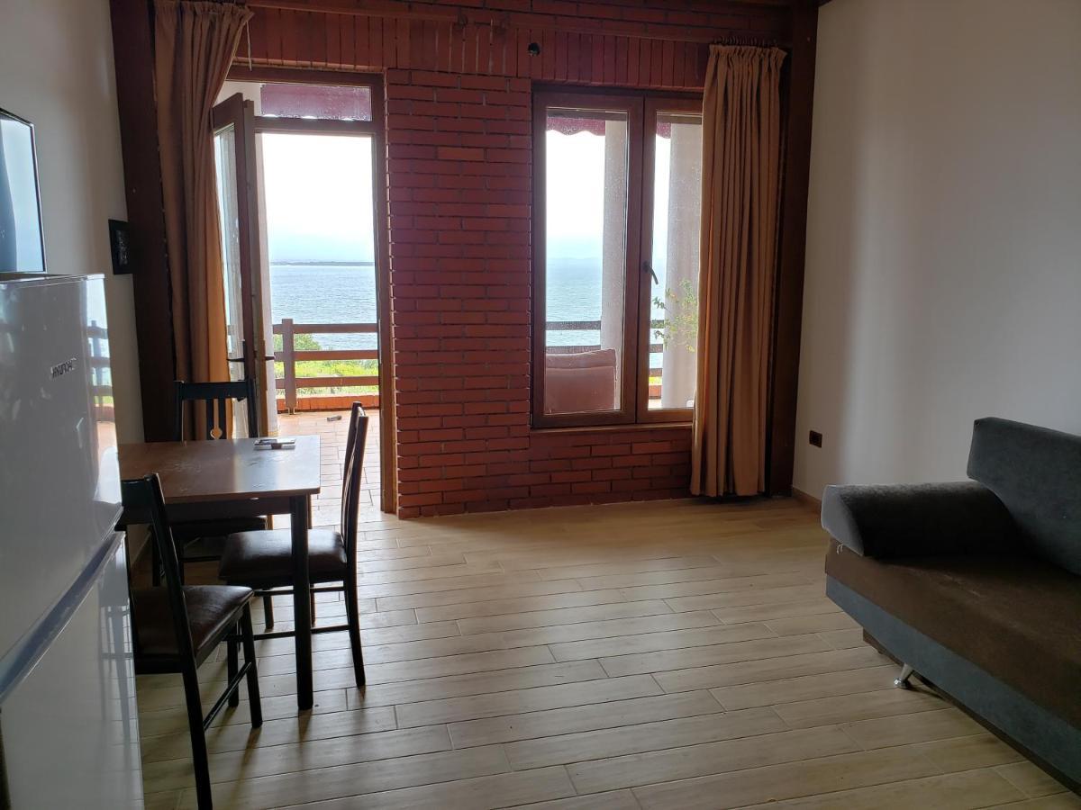 Hotel Brifs Shëngjin Buitenkant foto