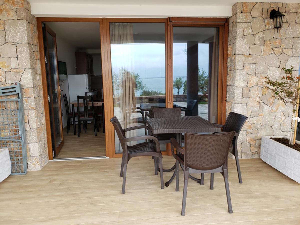 Hotel Brifs Shëngjin Buitenkant foto