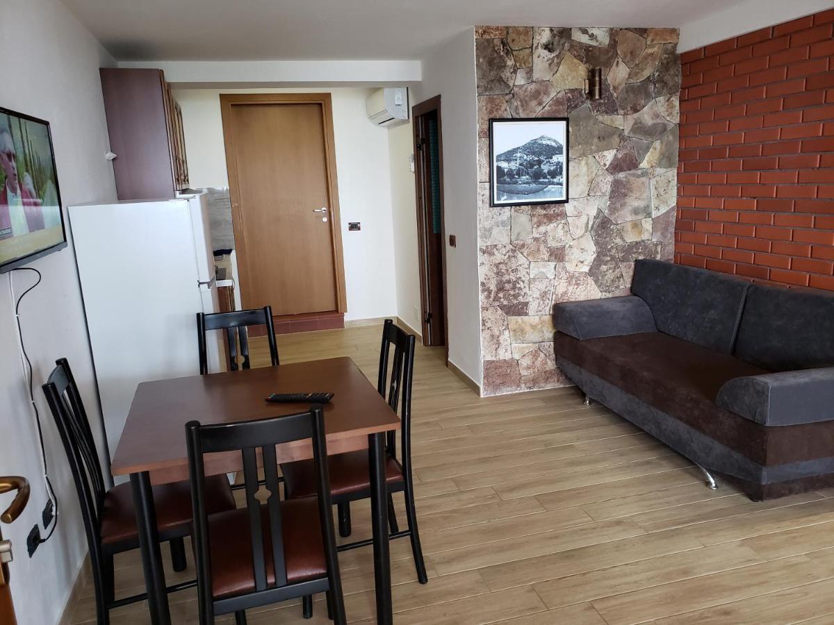 Hotel Brifs Shëngjin Buitenkant foto